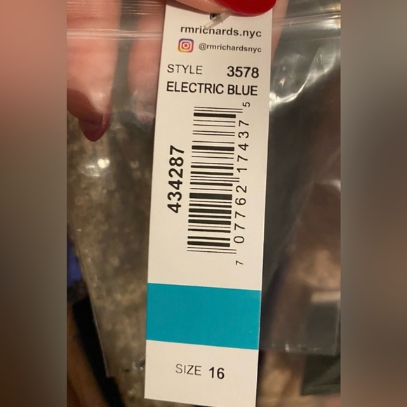 Plus Dress - Picture 8 of 12